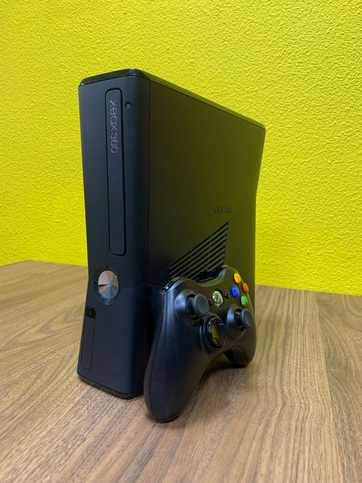 Xbox 360 Console Slim 250GB (CIB)