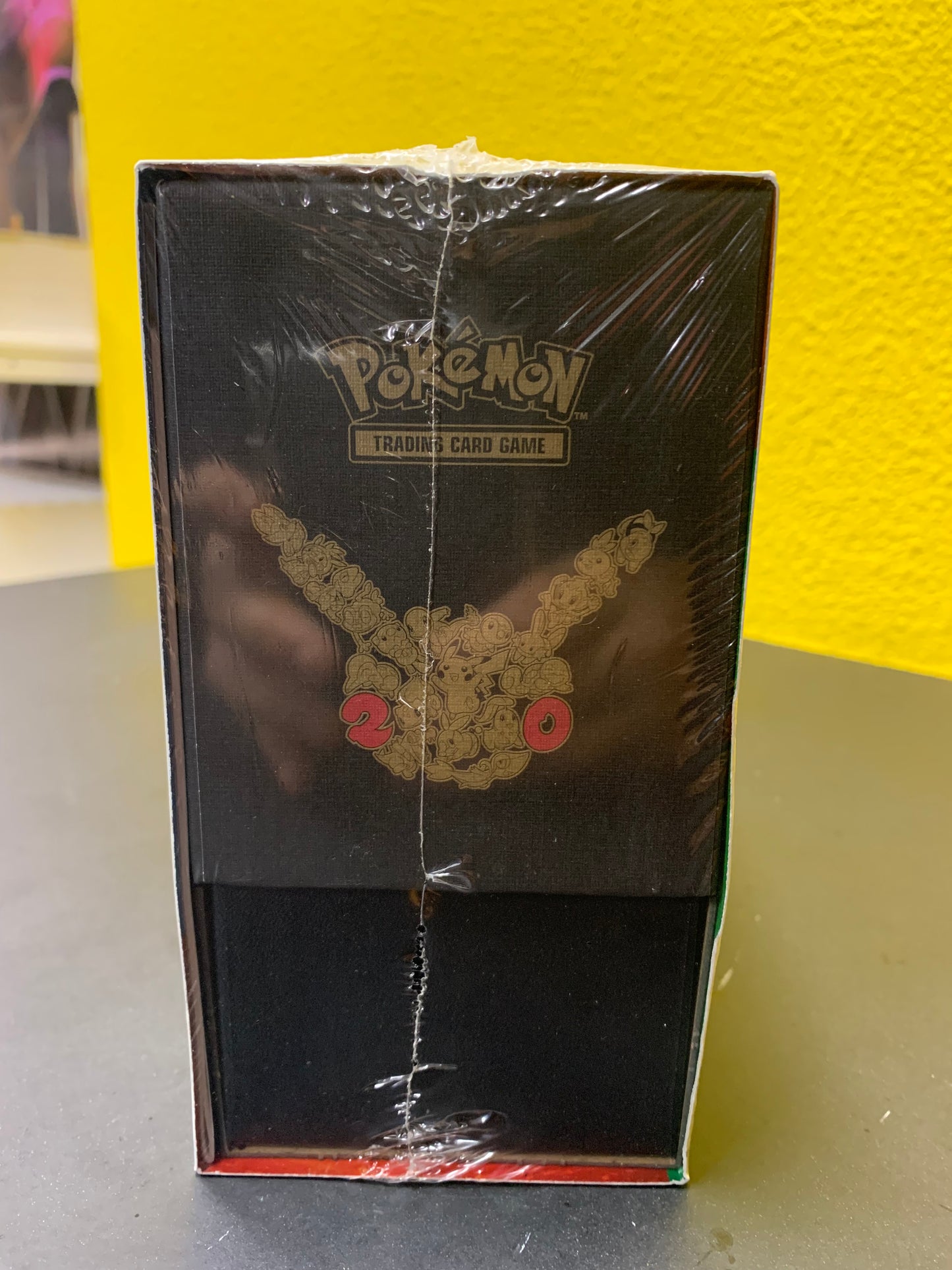20Th Anniversary Generations Elite Trainer Box - Pokémon (SEAL BESCHADIGD KIJK BESCHRIJVING)