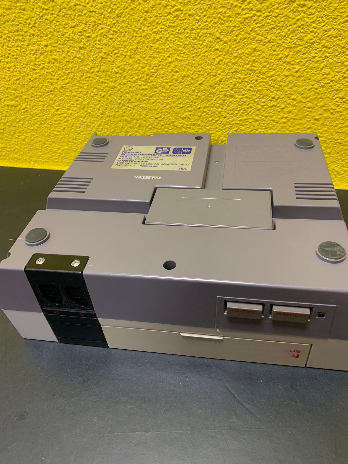NES Console (Label lichtelijk vervaagd)