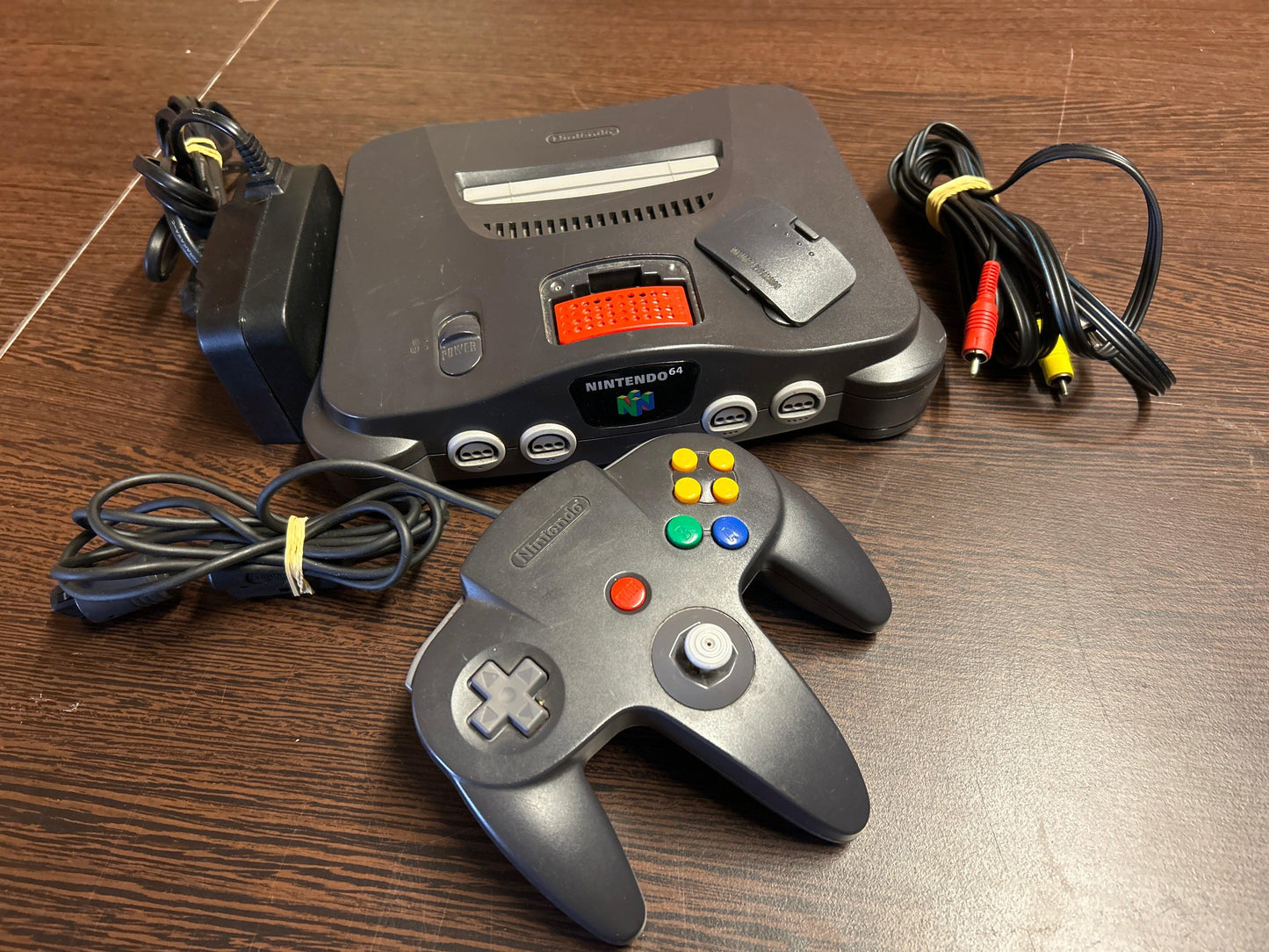 Nintendo 64 + Controller en Expansion Pack - Nintendo 64