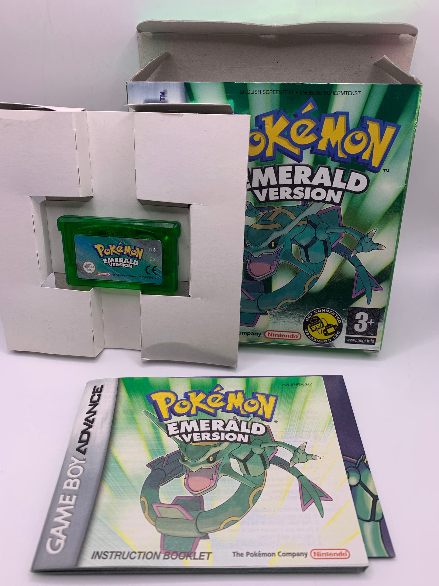 Pokémon Emerald Version (CIB) – Game Boy Advance