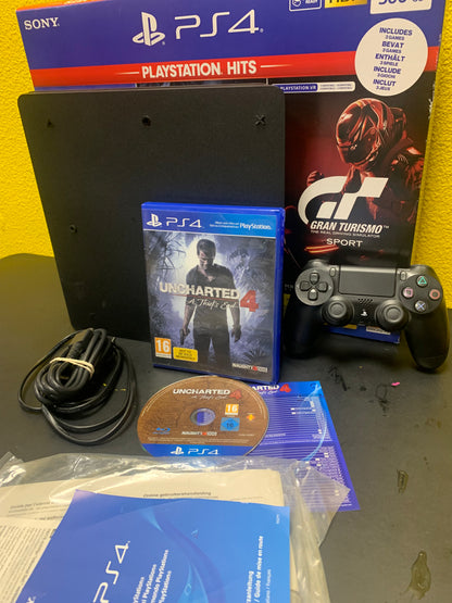 Playstation 4 500GB Playstation Hits Game Bundle (Alleen Uncharted) (CIB)