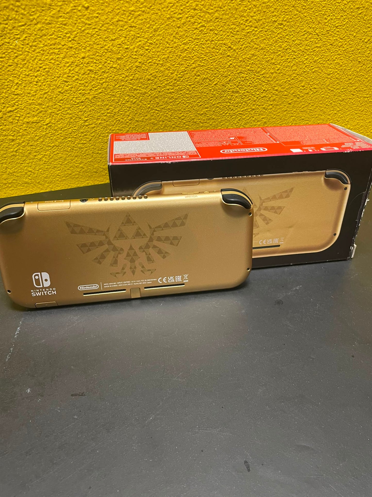 Nintendo Switch Lite Console - Hyrule Edition