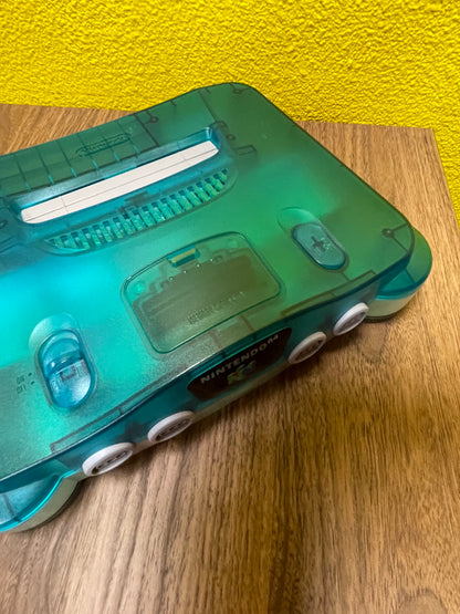 Nintendo 64 Aqua Console (Licht vergeeld)